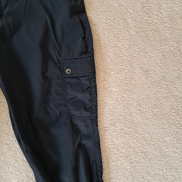 Eddie Bauer Capri Pants Women's Size 8 Black Cropped Stretch Cargo Pants Casual - Picture 4 of 10